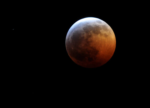 Lunar_Eclipse_by_Jiyang_Chen